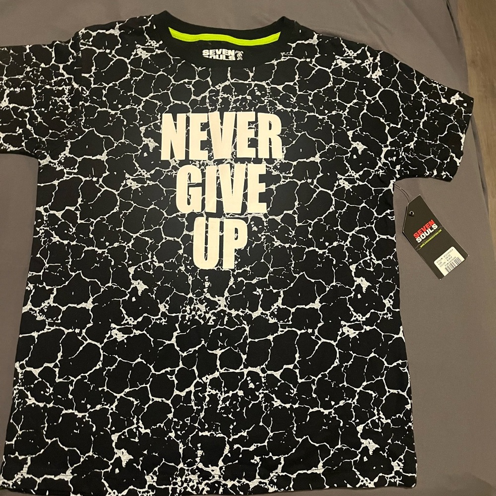 Seven Kids Black and White Graphic T-Shirt - Picture 1 of 6